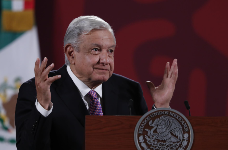 López Obrador no considera «grave» el brote de gripe aviar en México