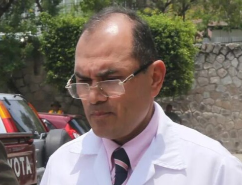 Si no hay medicinas en hospitales como se van invertir Lps.32 millones en grama para el estadio, dice Denis Chirinos Si no hay medicinas en hospitales como se van invertir Lps.32 millones en grama para el estadio, dice Denis Chirinos