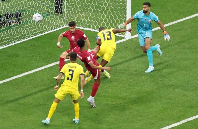 Ecuador vence 2-0 a Qatar en el incio del mundial