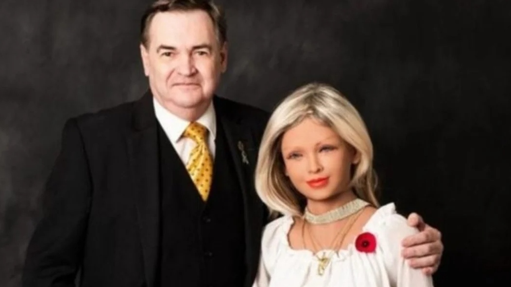 ¡Tantas personas en busca del amor! y australiano se casará con una mujer robot ¡Tantas personas en busca del amor! y australiano se casará con una mujer robot