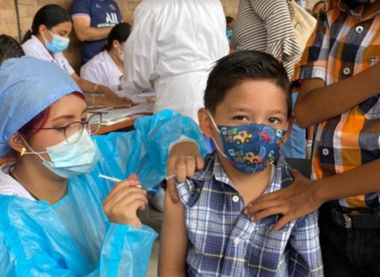 Sesal autoriza la aplicación de la cuarta vacuna contra la COVID-19 para mayores de 12 años