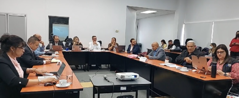 Abren vehículo de secretaria de Junta Nominadora en busca de documentos Abren vehículo de secretaria de Junta Nominadora en busca de documentos