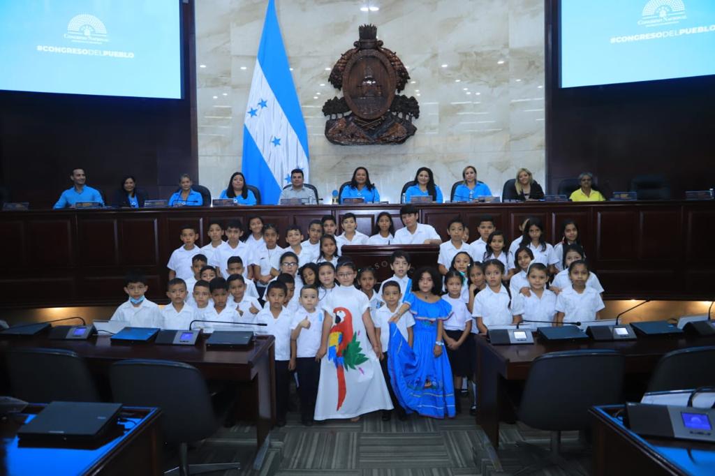 Congreso del Pueblo recibió visita guiada de estudiantes de la Escuela Mixta Dr. Marco Aurelio Soto
