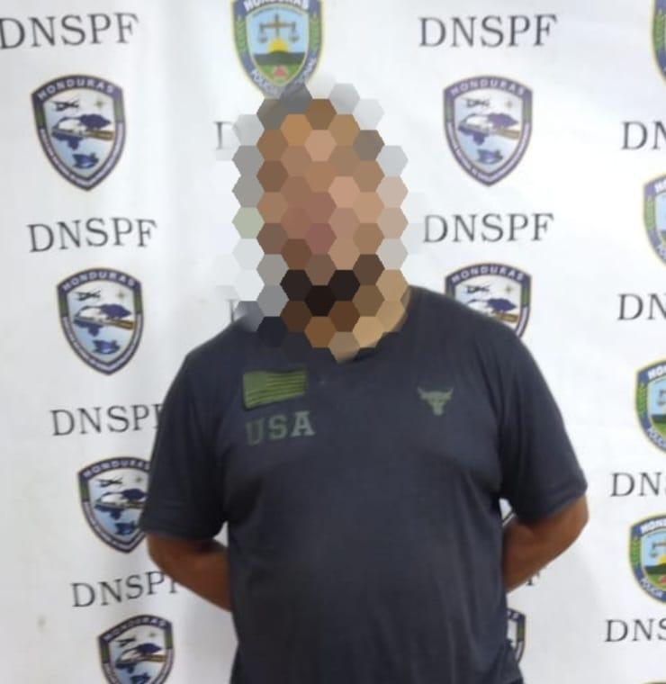 Detienen a un “coyote” por tráfico de ilegales en Omoa, Cortes.