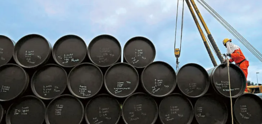 Fuerte caída de reservas comerciales de crudo en EEUU