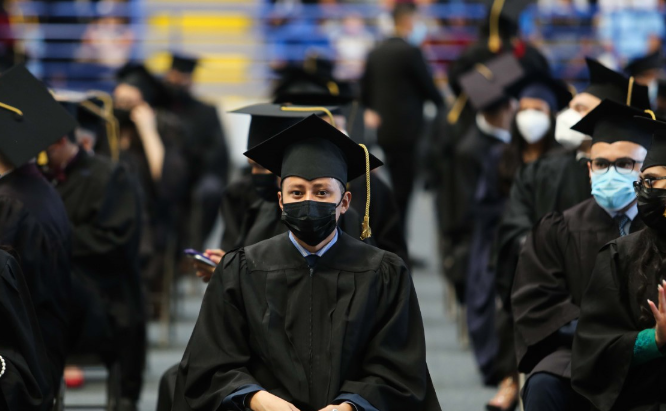 UNAH gradúa en la capital a 1,598 nuevos profesionales UNAH gradúa en la capital a 1,598 nuevos profesionales