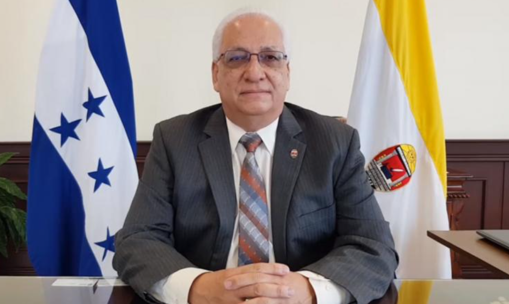 Estudiantes de la UNAH rechazan la reelección del rector Francisco Herrera Estudiantes de la UNAH rechazan la reelección del rector Francisco Herrera