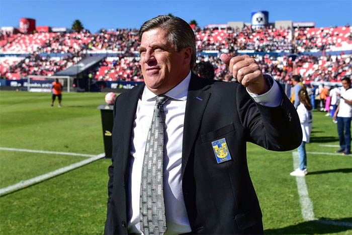 Los Tigres despiden al entrenador Miguel Herrera