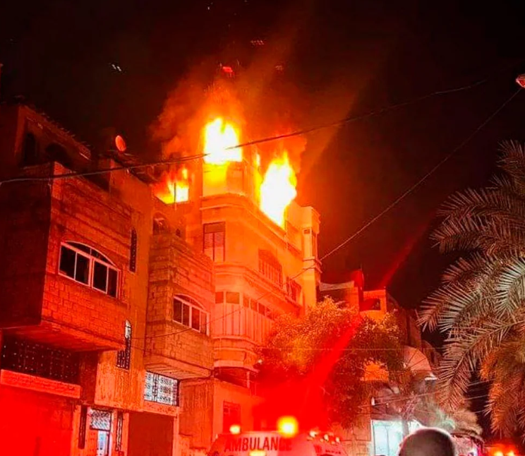Al menos 21 palestinos murieron en un incendio de una vivienda en Gaza