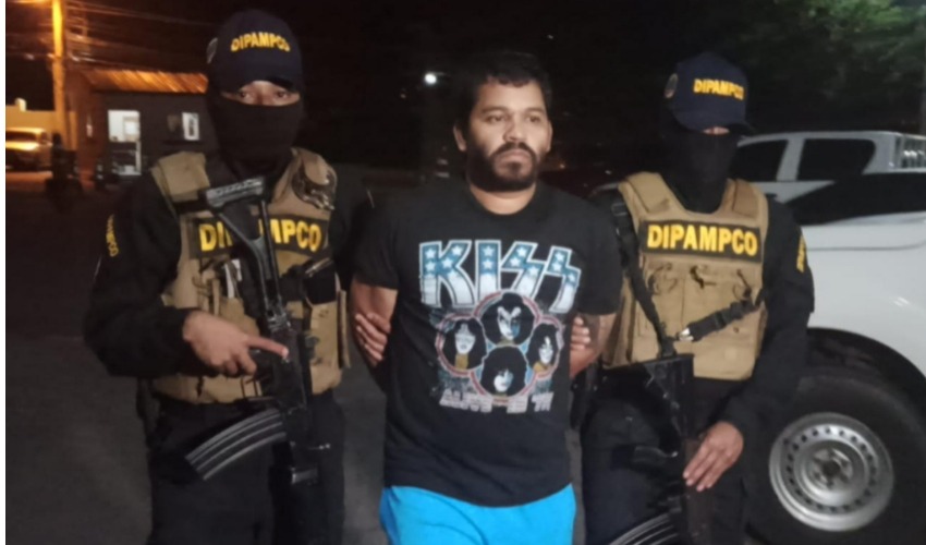 Lo atrapan cuando cobraba L400 mil de extorsión