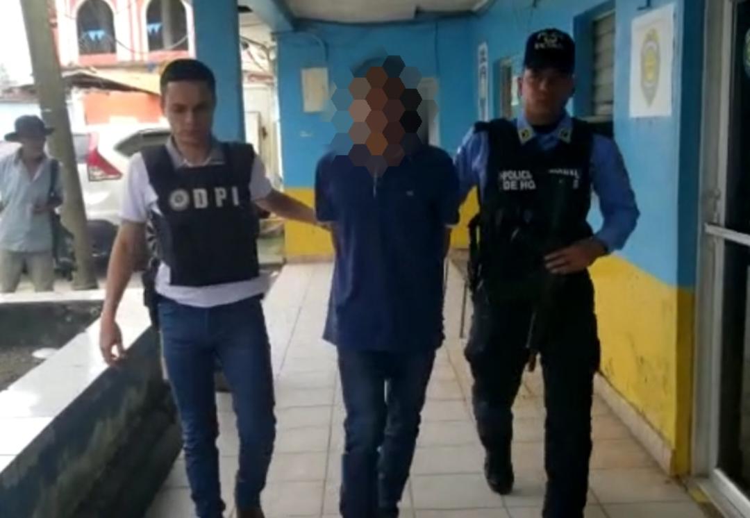 Capturan sujeto por tener una cuenta pendiente con la justicia por el delito de robo. Capturan sujeto por tener una cuenta pendiente con la justicia por el delito de robo.