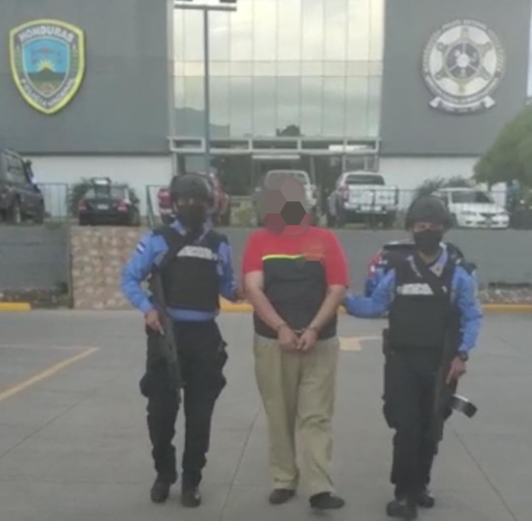 Arrestan comerciante por los delitos de maltrato familiar y lesiones. Arrestan comerciante por los delitos de maltrato familiar y lesiones.