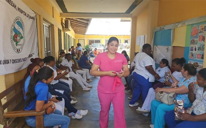 Enfermeras Auxiliares continúan en paro de labores