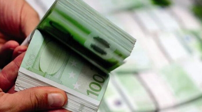 El euro se cambia por encima de la paridad