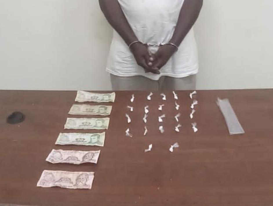 Detenido alias «Mane» supuesto distribuidor en la zona insular. Detenido alias «Mane» supuesto distribuidor en la zona insular.