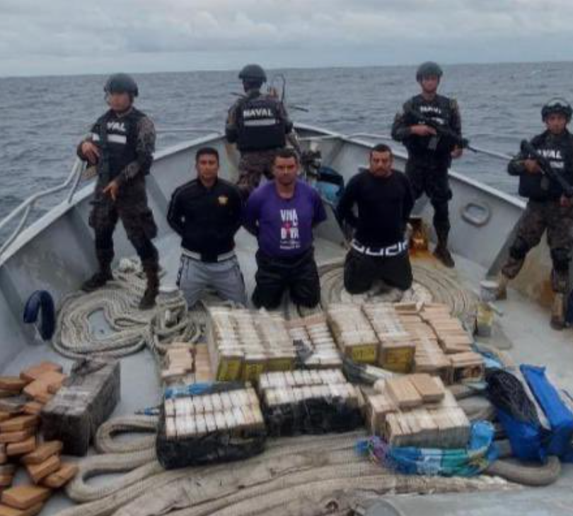 Fuerza Naval de El Salvador decomisa cocaína valorada en 77 millones de dólares Fuerza Naval de El Salvador decomisa cocaína valorada en 77 millones de dólares