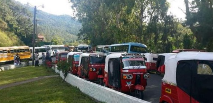 Transportistas del sector de Santa Lucía también paran sus unidades por la extorsión Transportistas del sector de Santa Lucía también paran sus unidades por la extorsión
