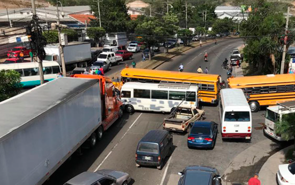 Por falta de seguridad sector transporte anuncian paro este martes