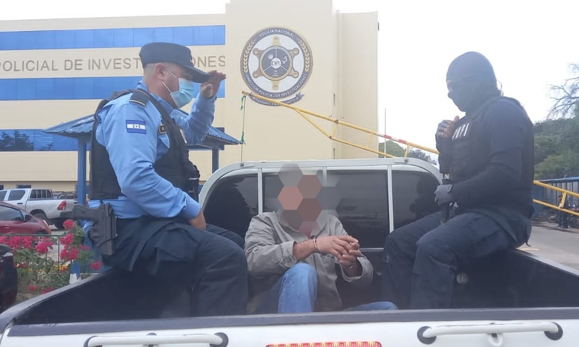 En la colonia 21 de Octubre detienen individuo acusado de la supuesta violación de su sobrina En la colonia 21 de Octubre detienen individuo acusado de la supuesta violación de su sobrina