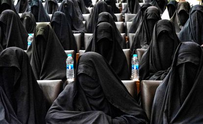 Los talibanes prohibieron que las mujeres accedan a la universidad en Afganistán Los talibanes prohibieron que las mujeres accedan a la universidad en Afganistán