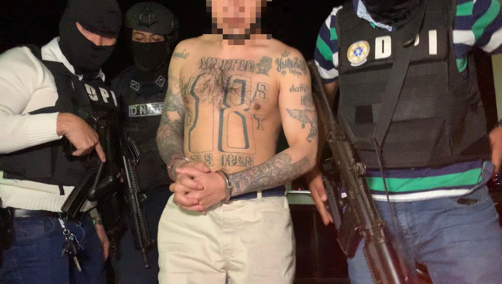 Detienen a dos pandilleros de la 18 en posesión de armas de fuego, drogas y vehículos Detienen a dos pandilleros de la 18 en posesión de armas de fuego, drogas y vehículos