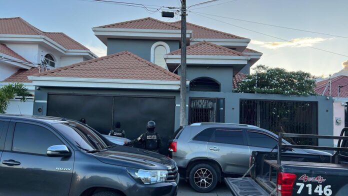 MP hace aseguramientos y órdenes de captura a banda relacionada con policías