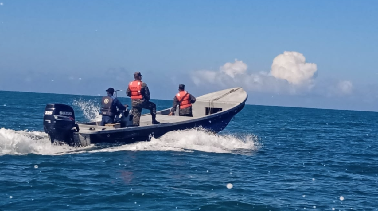 FF. AA. continúan con la búsqueda y rescate de un pescador en La Ceiba FF. AA. continúan con la búsqueda y rescate de un pescador en La Ceiba