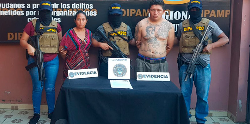 Policía repatría a una pareja de pandilleros MS a El Salvador