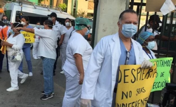 Colegio Médico anuncia que acudirá a instancias internacionales por la constante violación a los derechos de los médicos