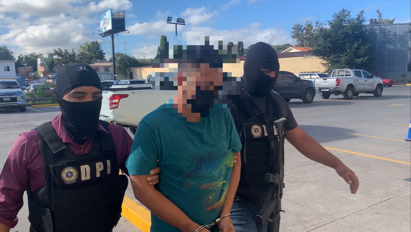 DPI/DIPAMPCO detienen a integrante de la Mara Salvatrucha (MS-13) en Comayagüela DPI/DIPAMPCO detienen a integrante de la Mara Salvatrucha (MS-13) en Comayagüela