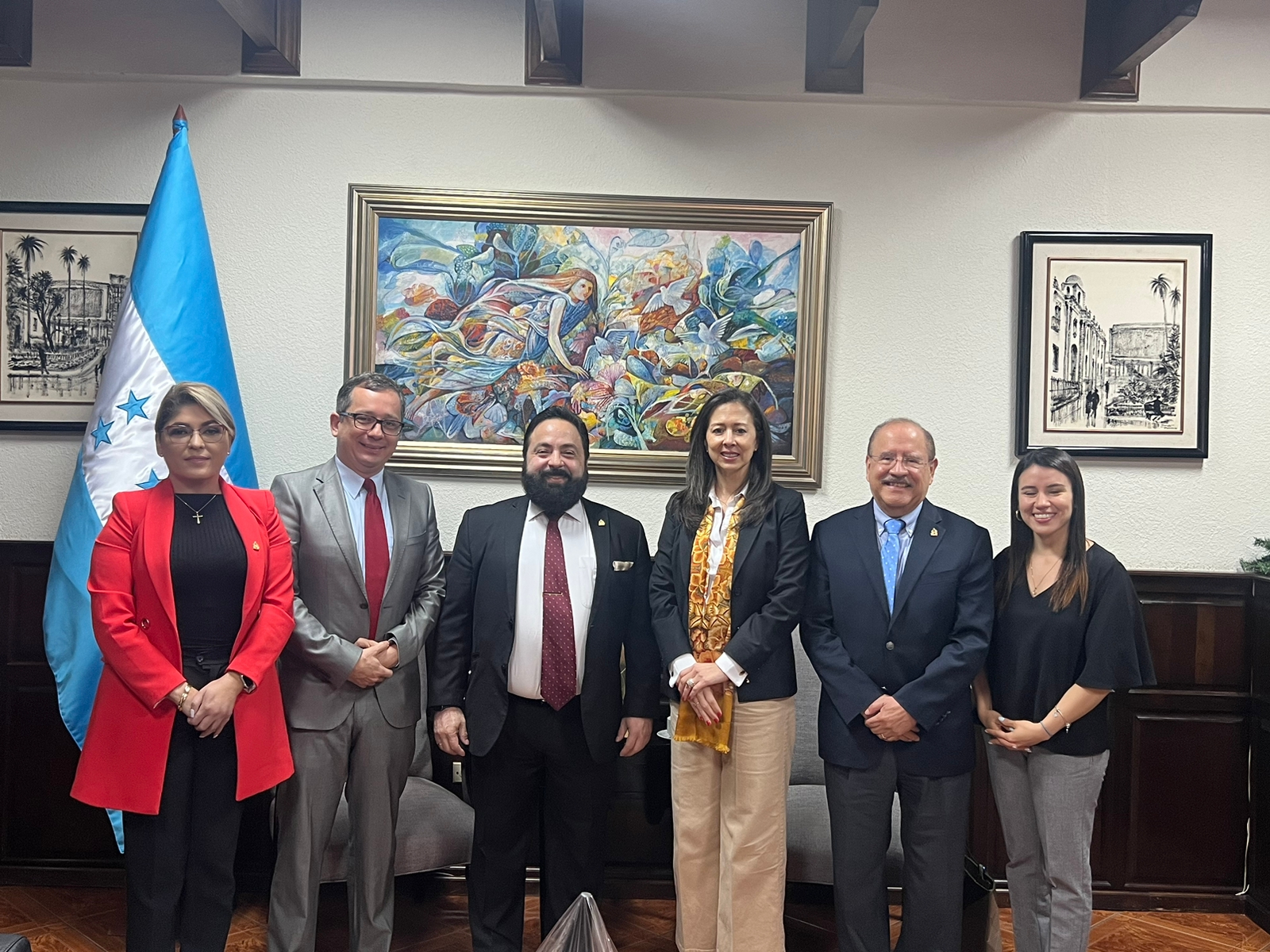 Presidente Luis Redondo se reúne con representante del BID en Honduras