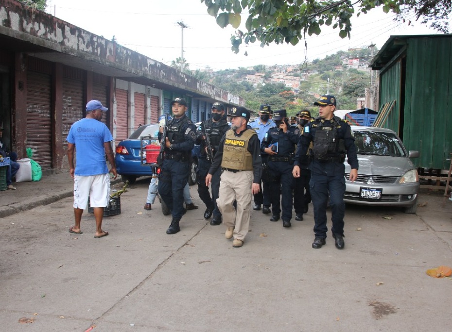 General Ramón Sabillón lidera y supervisa puestos y operativos policiales en Comayagüela y Tegucigalpa General Ramón Sabillón lidera y supervisa puestos y operativos policiales en Comayagüela y Tegucigalpa