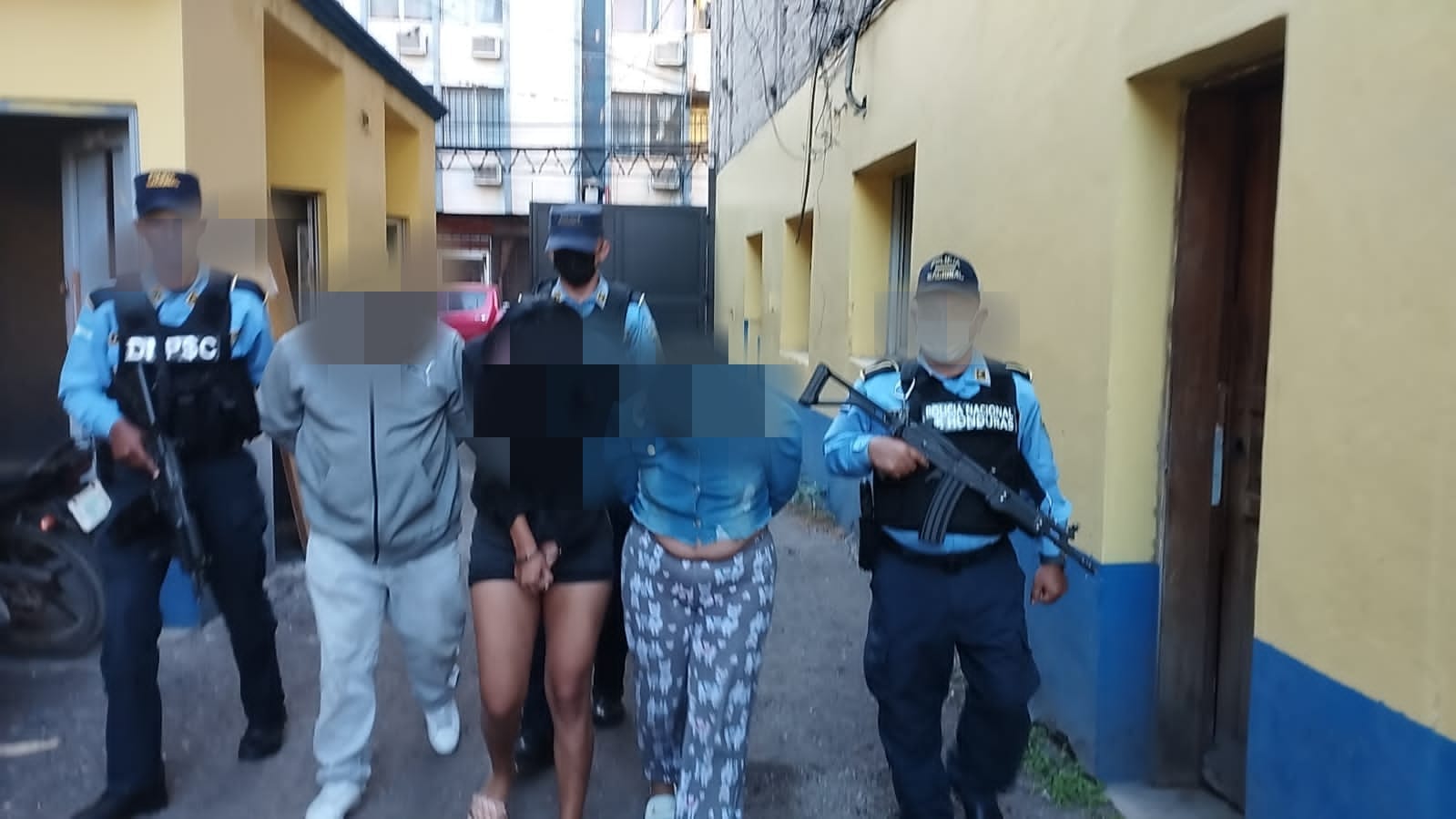 Tres sospechosos de la comisión del ilícito de trata de personas en perjuicio de una menor de 14 años son detenidos por agentes de la UMEP 1 Tres sospechosos de la comisión del ilícito de trata de personas en perjuicio de una menor de 14 años son detenidos por agentes de la UMEP 1