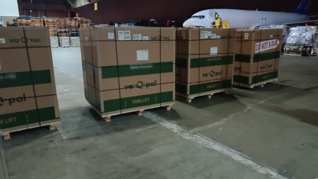 Guatemala recibe 288 mil dosis de vacunas contra el covid-19 que fueron donadas por Suiza