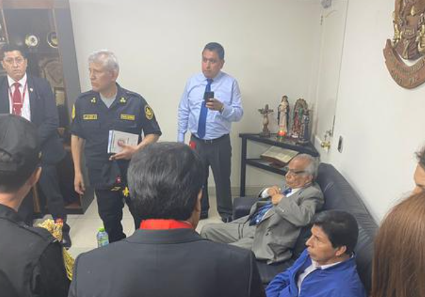Pedro Castillo, detenido por la Policía tras ser destituido por el Congreso