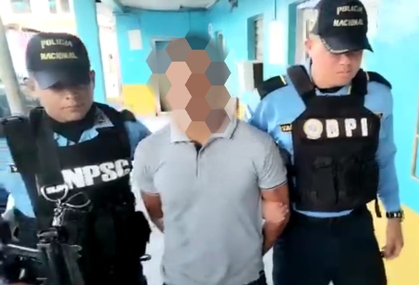 Detienen a presunto miembro de la banda criminal «El Patrón» por dar muerte a fémina en el interior de un bus en San Nicolás, Copán