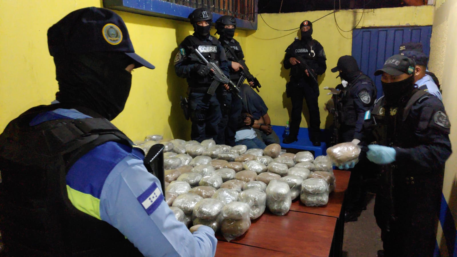 Decomisan más de 200 paquetes de marihuana en la capitalina Decomisan más de 200 paquetes de marihuana en la capitalina