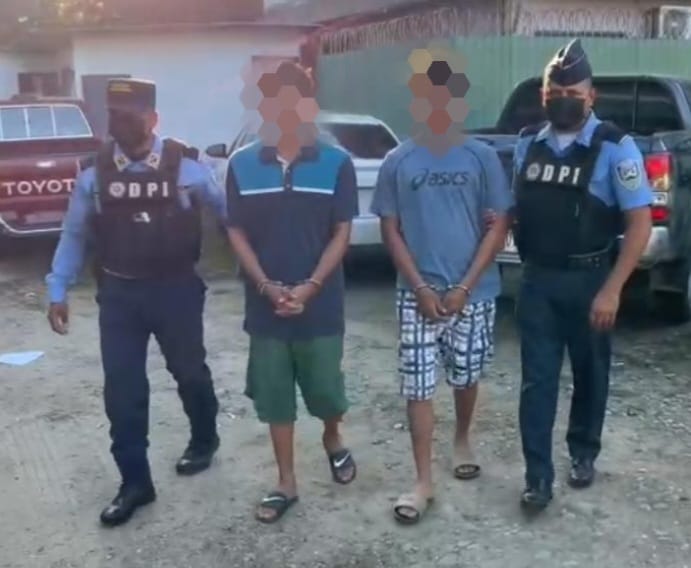 Detenidos «El Pusho y Felonías» presuntos miembros de la Pandilla 18 en poder de droga, arma de fuego y chaleco antibalas Detenidos «El Pusho y Felonías» presuntos miembros de la Pandilla 18 en poder de droga, arma de fuego y chaleco antibalas