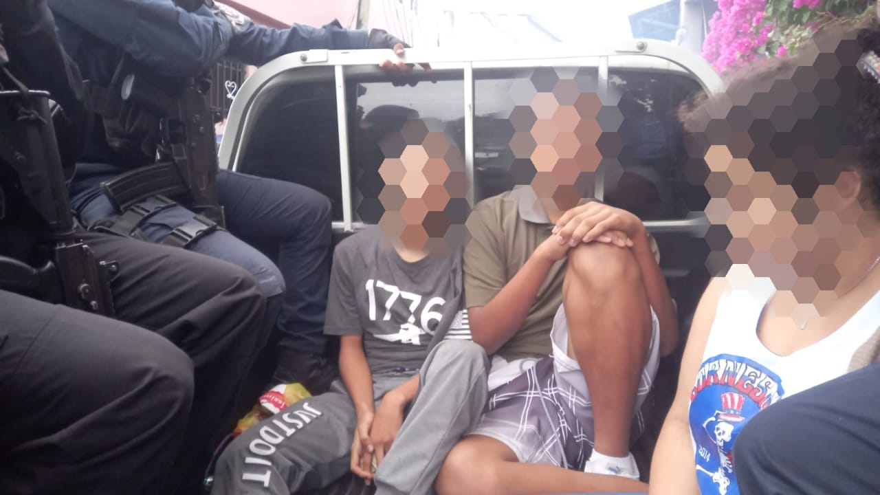 Capturan a tres menores de edad utilizados por la Pandilla 18 para la distribución de droga, cobro de extorsión y traslado de armas en la capital Capturan a tres menores de edad utilizados por la Pandilla 18 para la distribución de droga, cobro de extorsión y traslado de armas en la capital