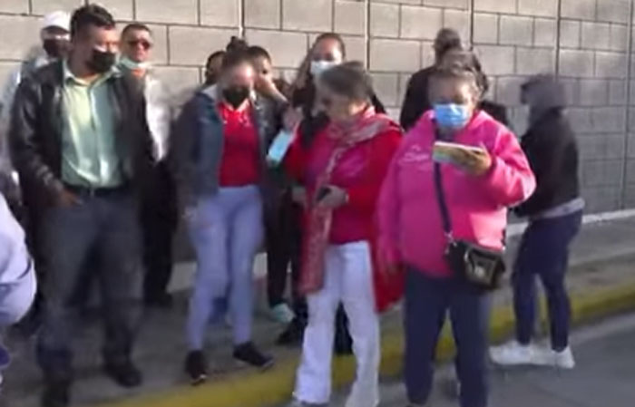 Exempleados de Insep protestan exigiendo pago de prestaciones