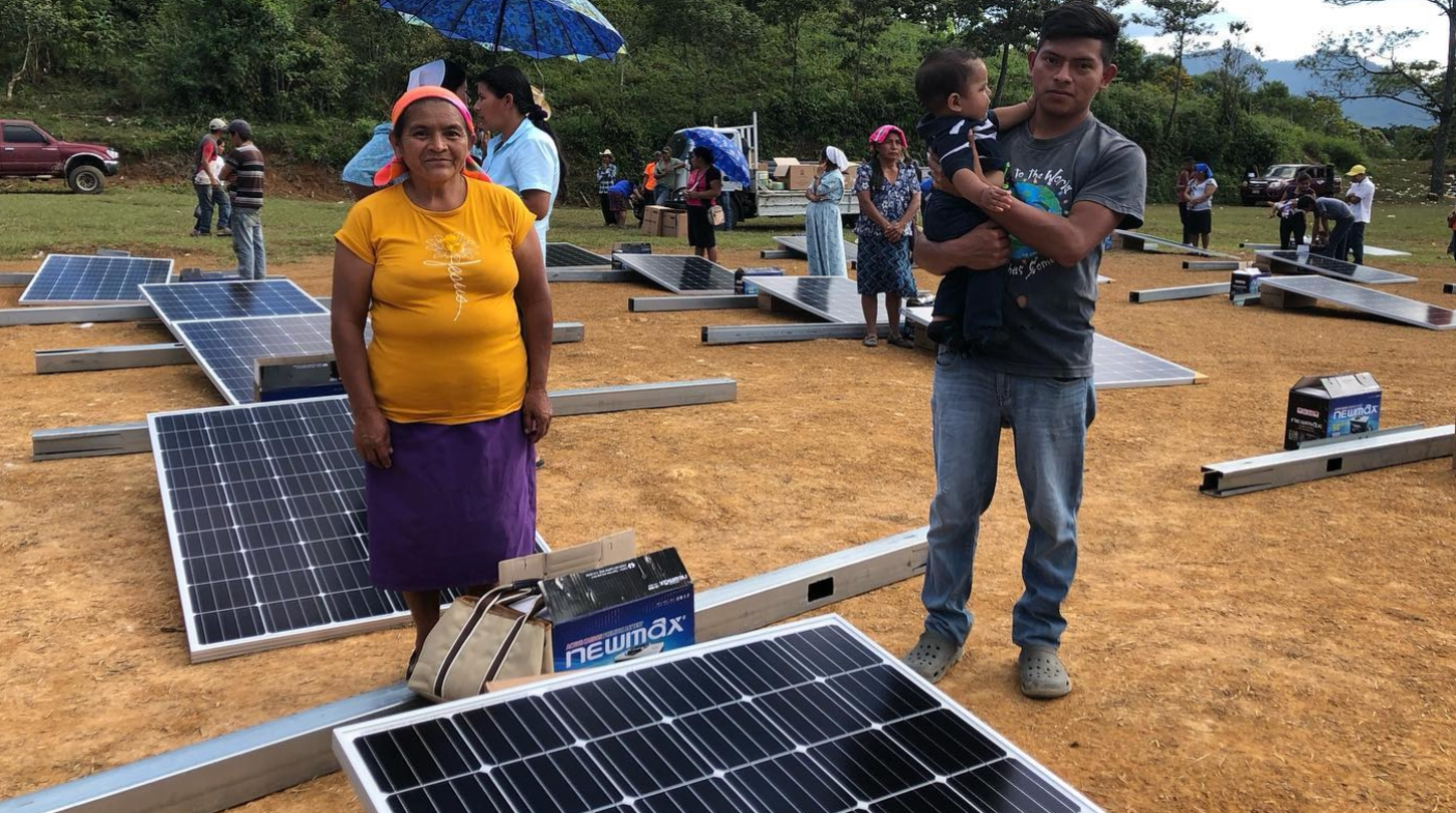 Gobierno instala 73 paneles solares en la aldea El Naranjo, Intibucá