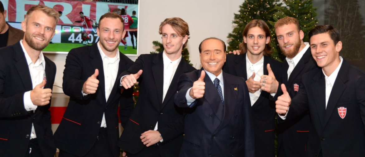 Berlusconi promete «un autobús de prostitutas» a los jugadores del Monza si ganan al Milan o a la Juventus