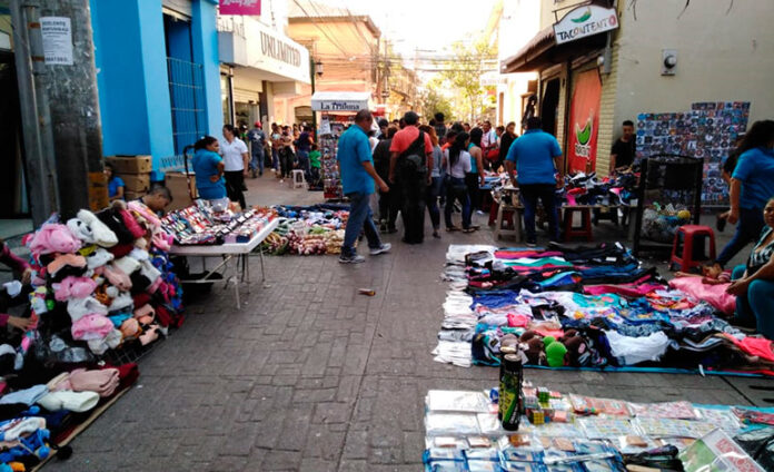 Vendedores ambulantes tienen nuevo horario en la peatonal