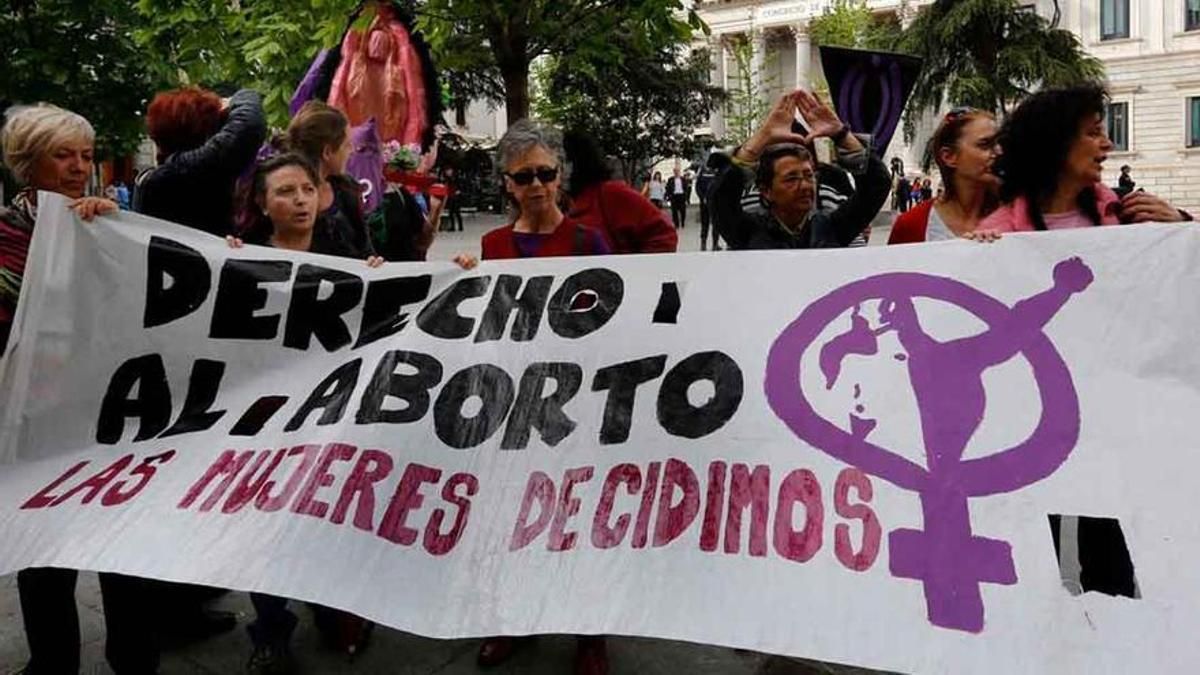 Polémica en España por las medidas que impulsa un gobierno regional conservador contra el aborto Polémica en España por las medidas que impulsa un gobierno regional conservador contra el aborto