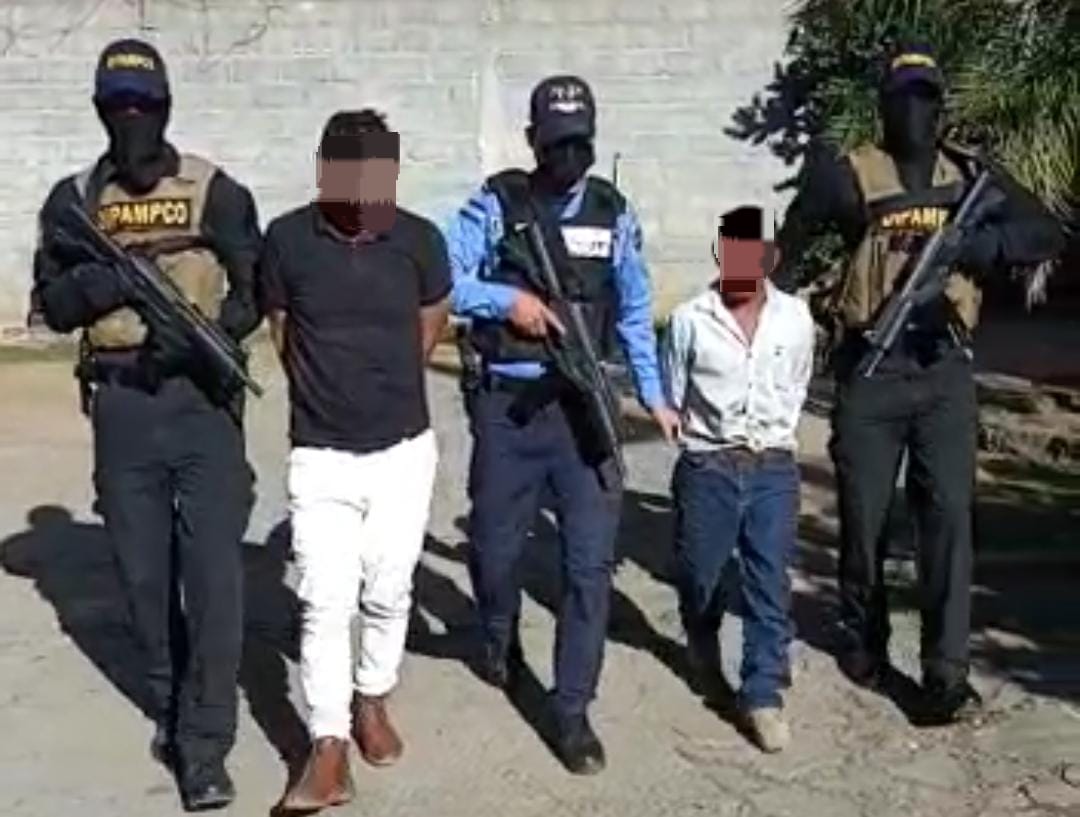 En posesión de drogas DIPAMPCO detiene a dos miembros del GDO Mara Salvatrucha MS-13 en Siguatepeque En posesión de drogas DIPAMPCO detiene a dos miembros del GDO Mara Salvatrucha MS-13 en Siguatepeque