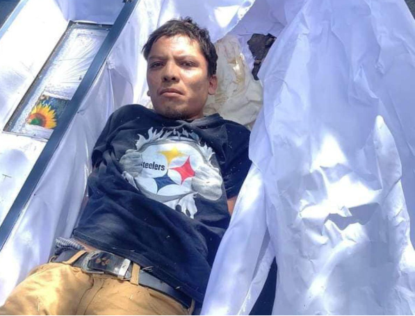 Detienen a pandillero salvadoreño que buscaba huir a Guatemala en un ataúd Detienen a pandillero salvadoreño que buscaba huir a Guatemala en un ataúd