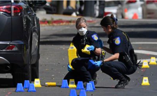 Tiroteo en California dejó seis muertos, incluido un bebé de 6 meses y su madre de 17 años