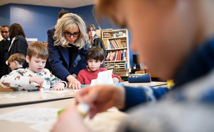 Polémica en Francia por los uniformes escolares