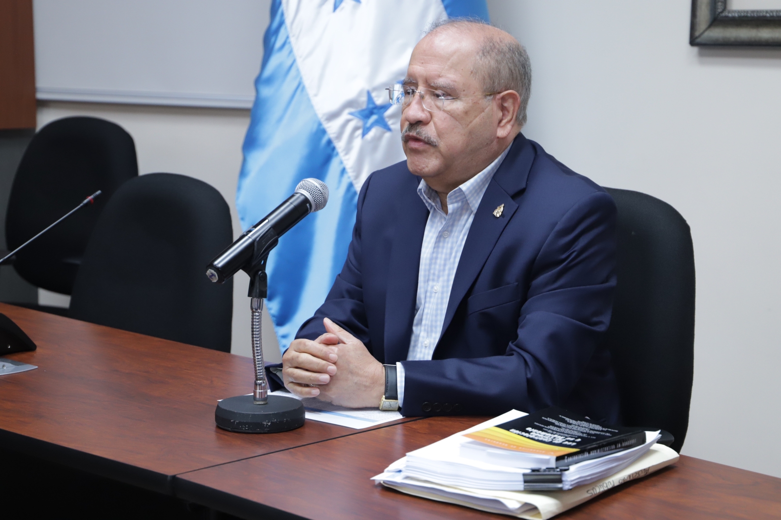 Vicepresidente Hugo Noé Pino aseguró que no hay aumento de sueldo a secretarios de Estado en presupuesto general 2023 Vicepresidente Hugo Noé Pino aseguró que no hay aumento de sueldo a secretarios de Estado en presupuesto general 2023