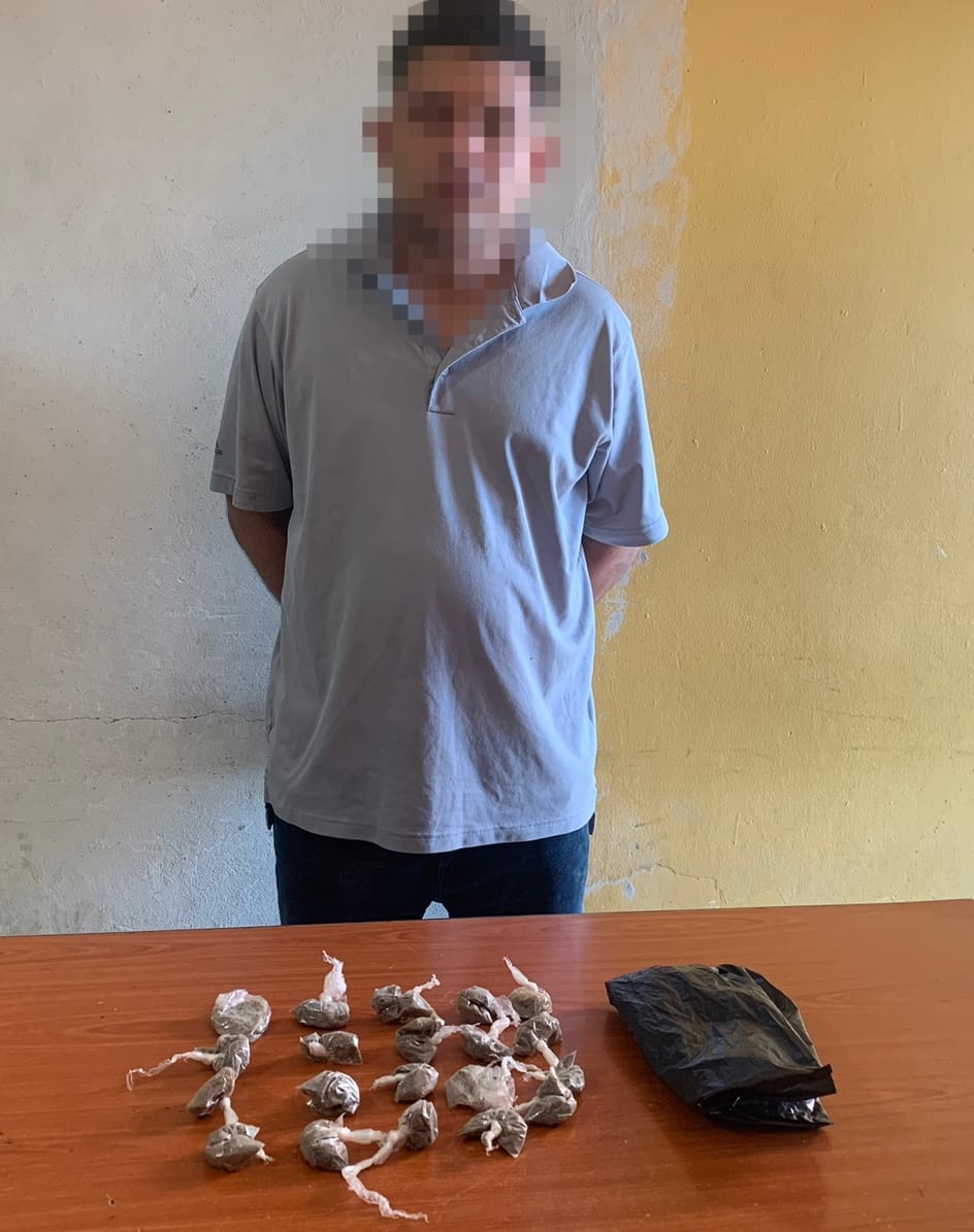 Funcionarios policiales detienen a MS-13 «Alias Tontin» por el delito de tráfico de drogas Funcionarios policiales detienen a MS-13 «Alias Tontin» por el delito de tráfico de drogas